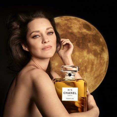 chanel et marion cotillard|Chanel no 5 advert christmas.